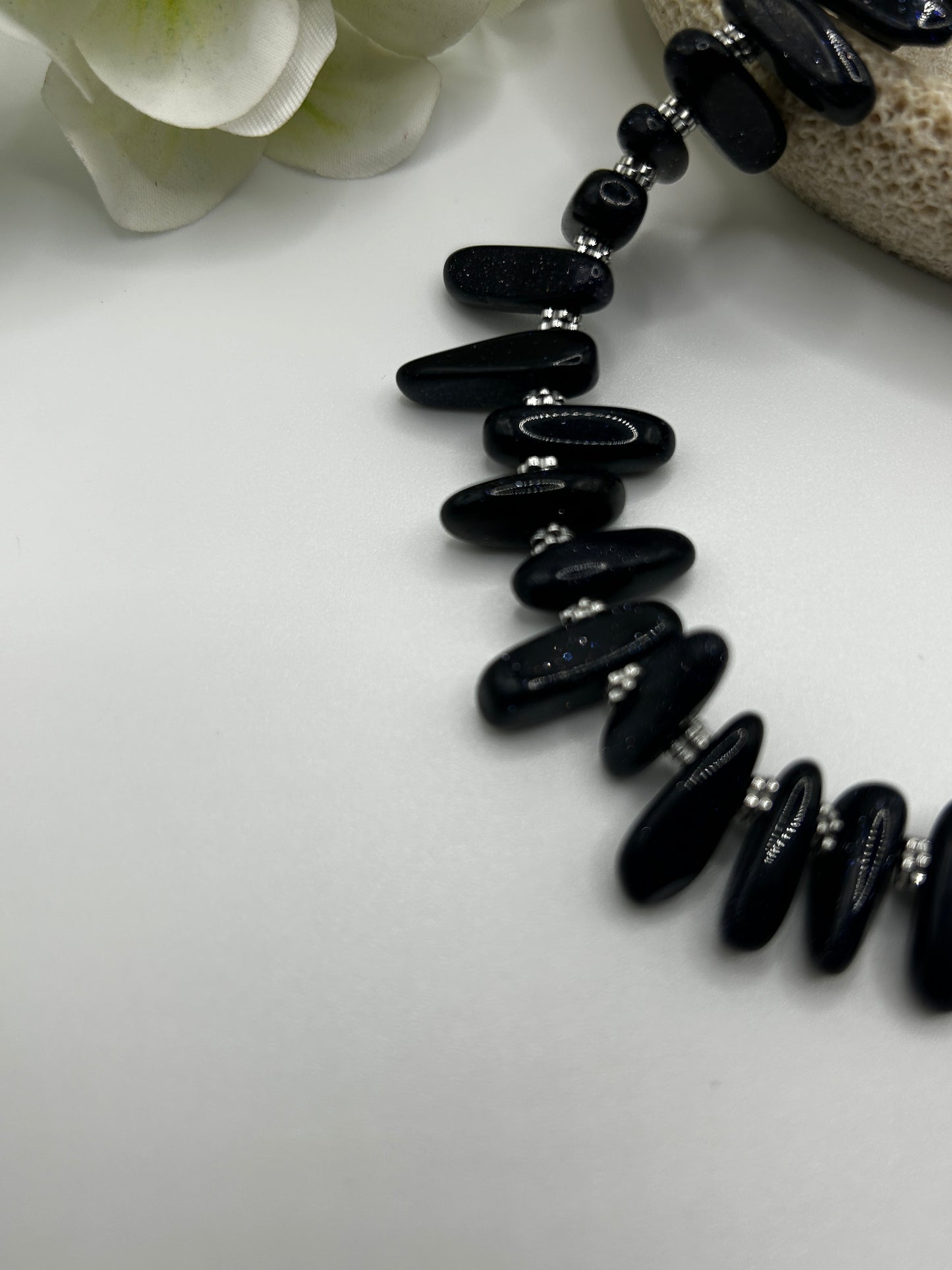 Maris Black Necklace – Blue Sandstone & Silver-Plated Steel