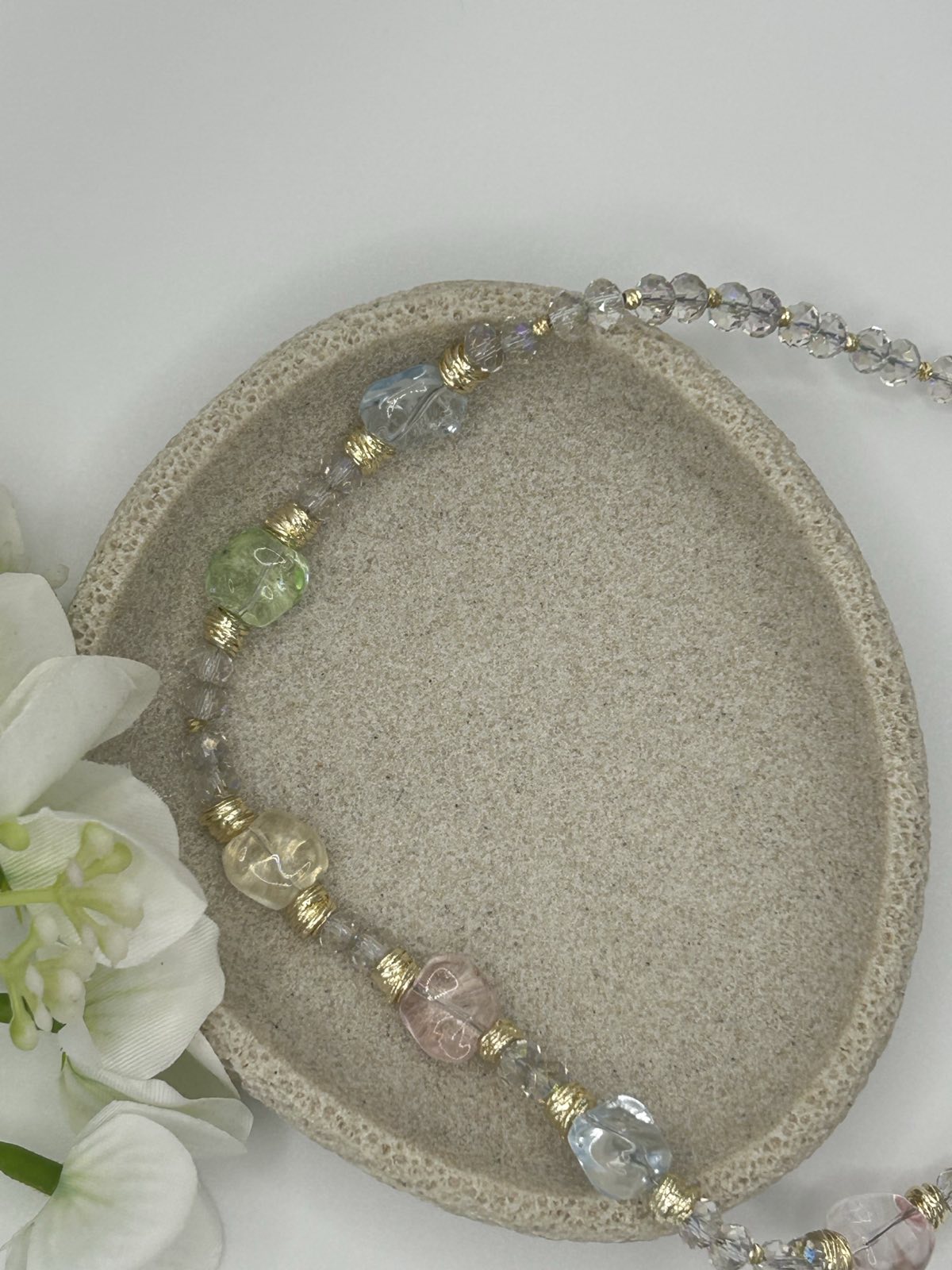 Collar Tierra: Claridad cristalina, elegancia arraigada