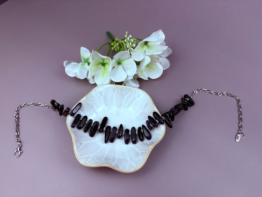 Maris Black Necklace – Blue Sandstone & Silver-Plated Steel