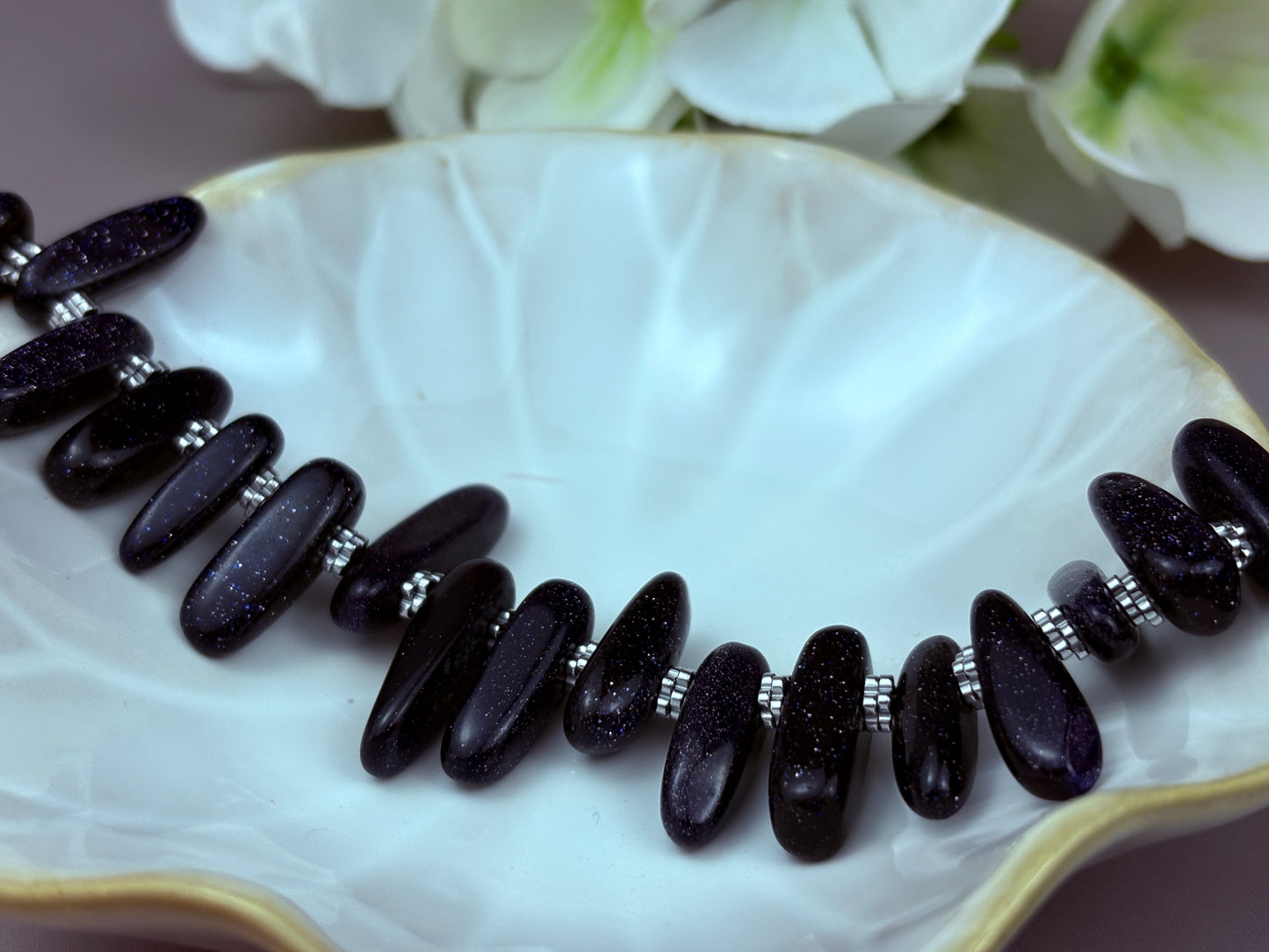 Maris Black Necklace – Blue Sandstone & Silver-Plated Steel